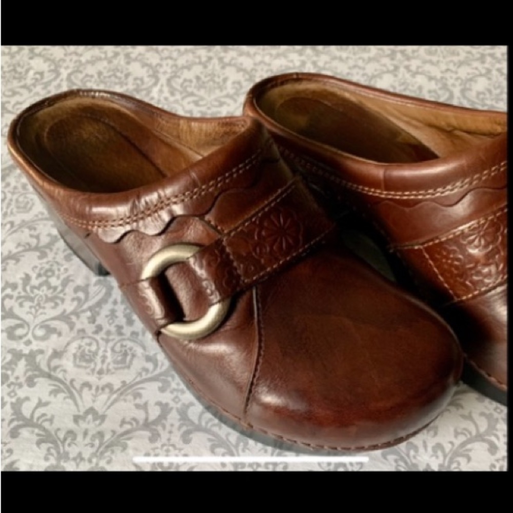 Dansko Brown/Burgundy Clogs Open Back With Buckle Size 39 - Picture 4 of 12